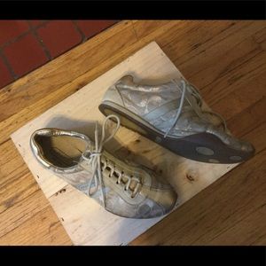 Coach sneakers size 7,5